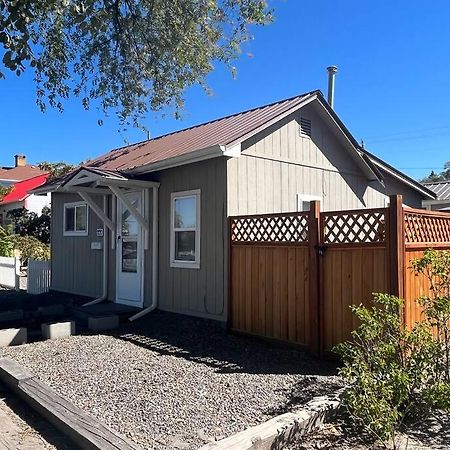Cheerful Pet-Friendly Bungalow Right In Town Montrose Exteriör bild