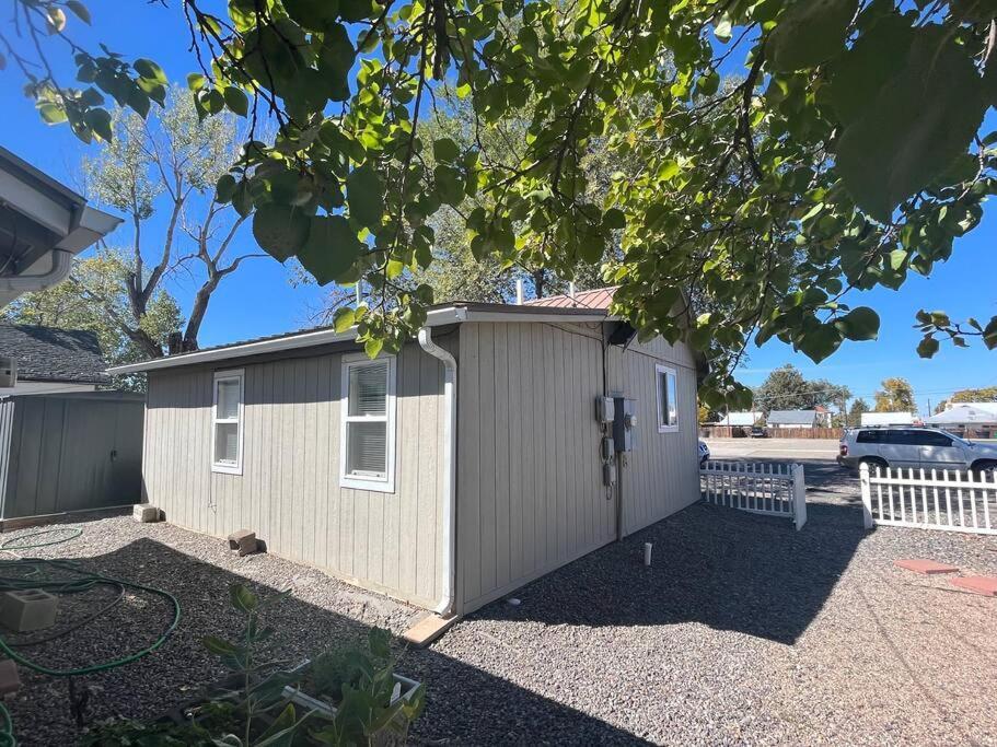 Cheerful Pet-Friendly Bungalow Right In Town Montrose Exteriör bild